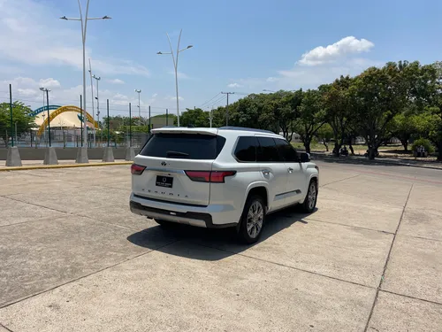Toyota Sequoia 3.5 V6 Capstone