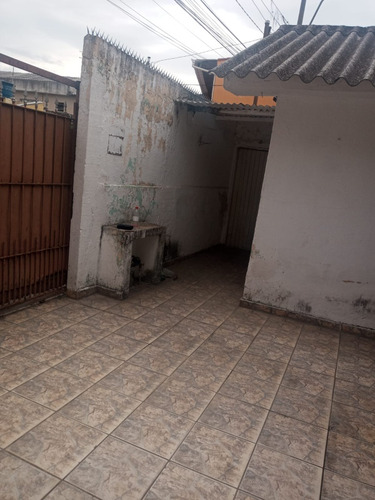 Terreno Com Uma Casa De 4 Cômodos E Um Sobrado De 3 Comodos