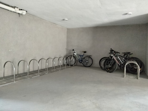 ** Piso 5. Gcomunes Bajos!** 1 Hab / 1 Baños, Oriente