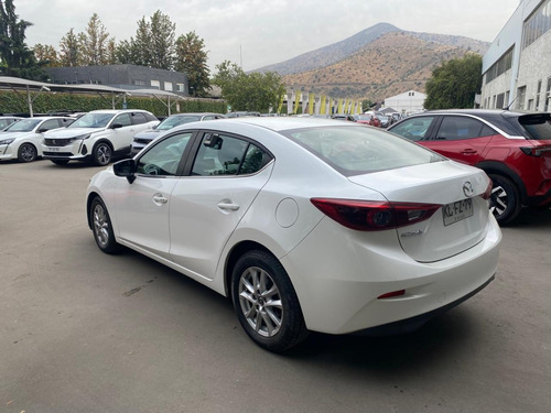 Mazda NEW 3 V