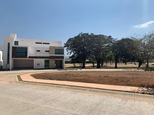 Fracc, Residencial Puerta De Hierro