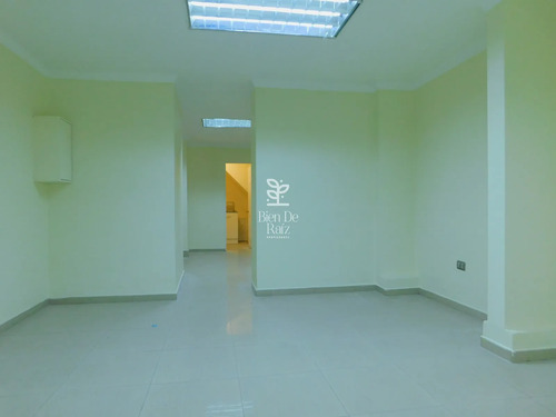 Amplio Local Comercial En Arriendo