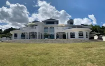 Comprar Hermosa Casa De Impecable Diseño Y Construccion  Actual En La Lagunita. Materiales De Primera Ideal Para Vivir Con Gran  Lujo Y Confort En Familia. Oportunidad Unica. Amta 