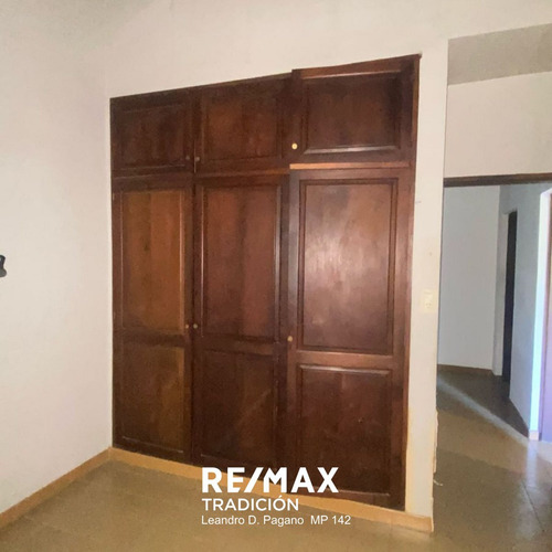 Casa En Venta 3 Dormitorios Barrio Los Troncos