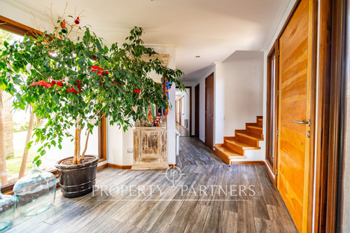 Increíble Casa Mediterranea En Venta Con Gran Terr...