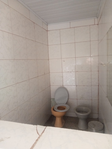 Área Com Piscina, 2 Casas, 6 Kitnet, 1 Loja !
