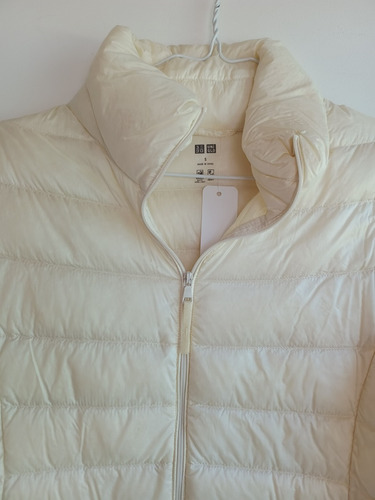 Campera Uniqlo Beige (Usado)