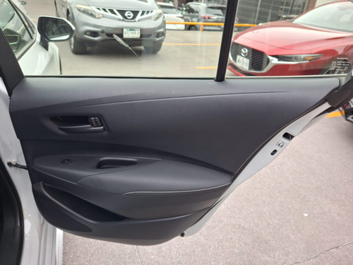 Toyota Corolla 4p XLE HEV L4/1.8 Aut