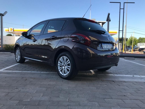 Peugeot 1.6 Allure Con Navegador Año 2018