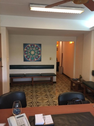 Imagen 4 de 9 de Permuta - Departamento De 3 Ambientes En Venta - Moron Centro