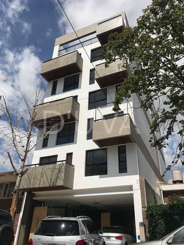 Monoambiente De Excelente Calidad. Calle 8 E/ 33 Y 34