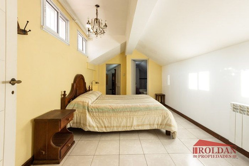 Bajamos El Precio - Chalet-lote 303 M2-living-coc-3 Dorm En