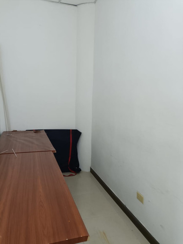 Imagen 6 de 13 de Local Comercial En Alquiler En Torre Bod