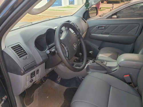 Toyota Hilux Srv