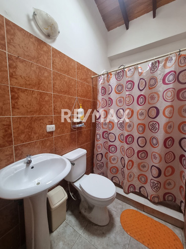 Amplio Townhouse Ubicado En Conjunto Tranquilo, Los Robles, Maneiro, Isla De Margarita, Nueva Esparta - Cod. 0673