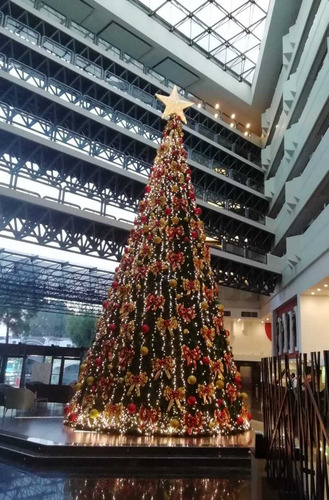 Imagen 1 de 1 de Árboles De Navidad Gigantes