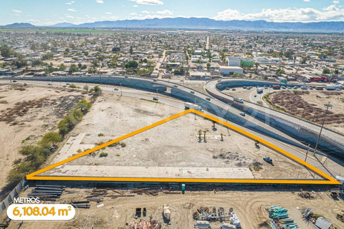 Terreno En Venta A Pie De Blvd Lazaro Cardenas En Mexicali, B.c.