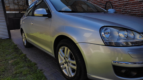 Volkswagen Vento 2.5 Advance Tiptronic