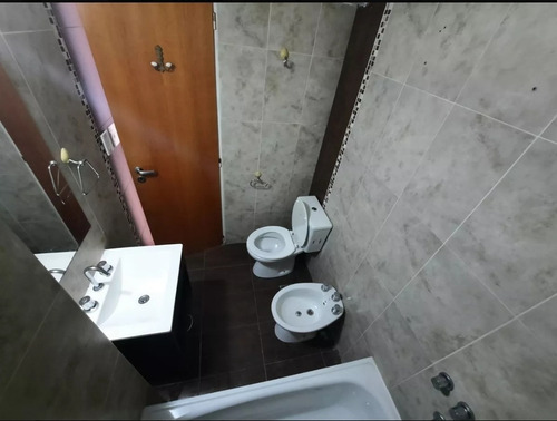 Alquilo 1 Amb. A 50mts De La Estación Palomar