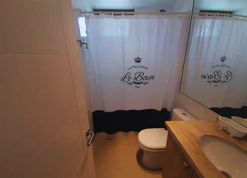 Departamento En Venta De 4 Dorm. En Papudo