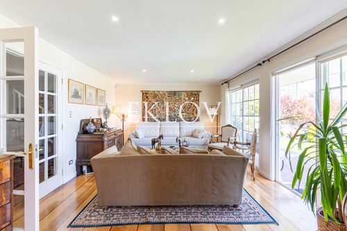 Casa De Lujo En Bosque De Montemar, 8d+6b, 1050 M²