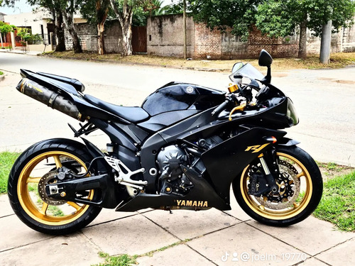 R1 Yamaha