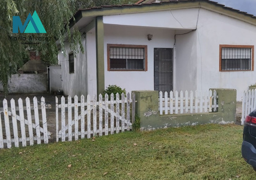 Alquiler Anual Casa En Mar Del Tuyú, Calle 55 Nº 1058, La Costa