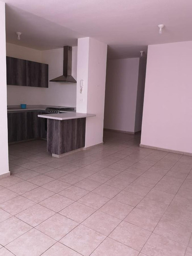 Imagen 2 de 10 de Bonito Departamento Duplex En Venta O Renta En Fraccionamiento Tres Cantos Qro.