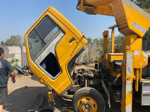 Imagen 6 de 10 de Camion Alza Hombre Isuzu Sn140