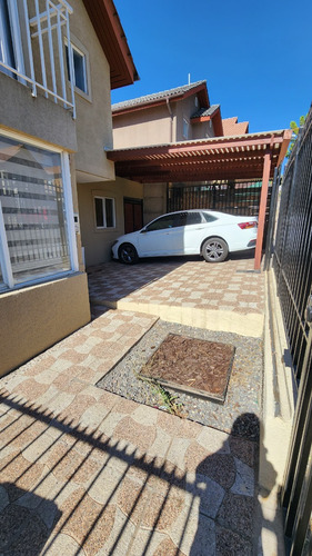 Casa De Dos Pisos Sector Residencial Maria Del Peñon
