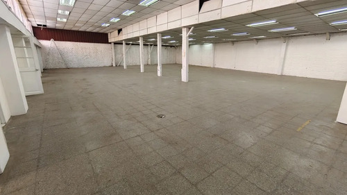 Galpón Con Local Comercial Recoleta
