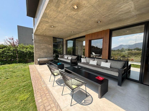 Casa En Venta En Dalvian