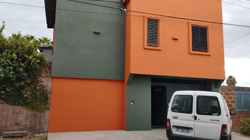 Casa En Venta - 5 Dormitorios 3 Baños - Villa Elvira