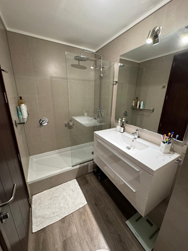 Moderno Departamento Sport Frances, Vitacura
