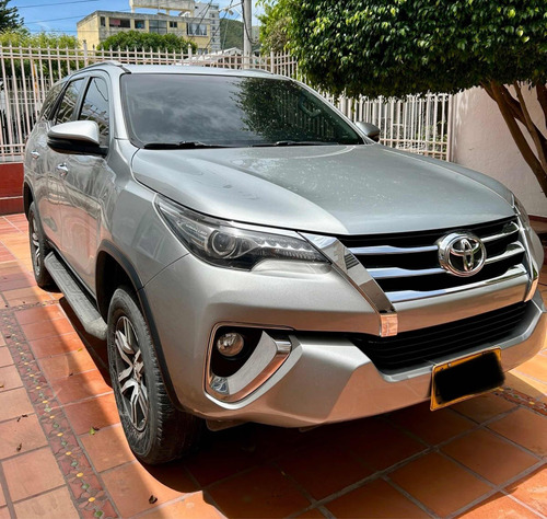 Toyota Fortuner 2.7l Mid