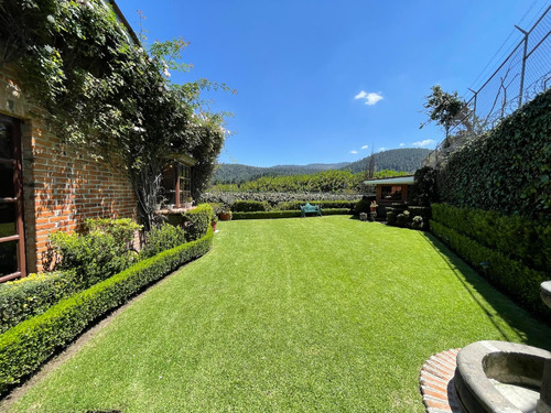 Casa En Venta En Acopilco En Privada Con Club Hípico.