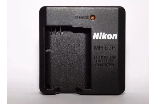 Nikon MH-67P Negro
