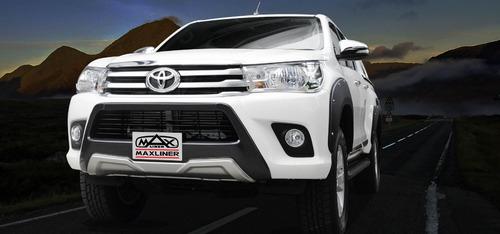 Defensa Plastico Bumper Toyota Hilux Revo Con Franja Cromo
