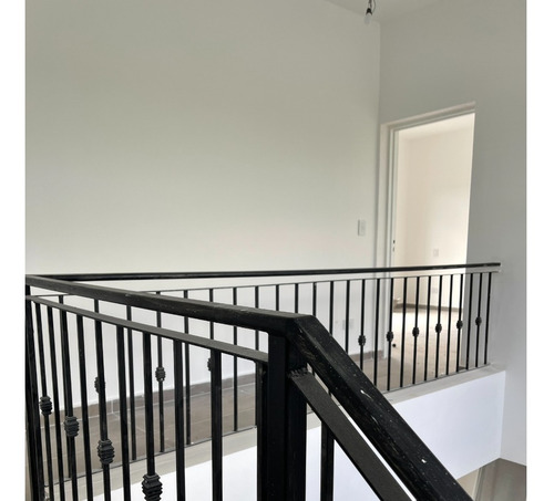 Imagen 14 de 26 de Excelente Casa En Venta 5 Ambientes En San Matías Con Dependencia De Servicio!