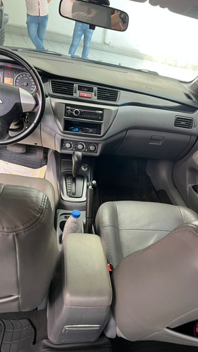 Imagen 5 de 8 de Mitsubishi Lancer Touring Automatico