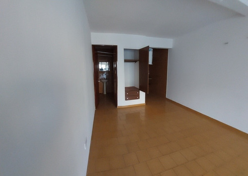 Imagen 8 de 16 de Venta Monoambiente Alberdi Sta Rosa Y Neuquen, Libre