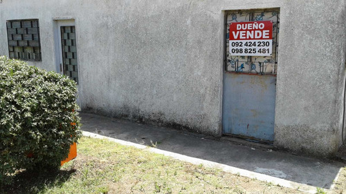 Casa 2 Dormitorios Con Amplio Terreno Sobre Esquina