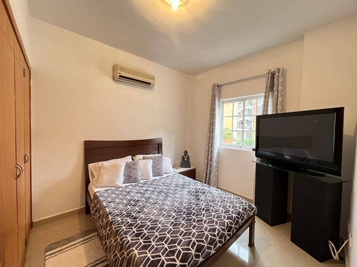 Moderno Townhouse En Venta En Urb Piedras Pintadas Gavip