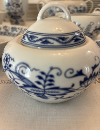 Juego De Vajilla Thun - 119 Piezas De Porcelana Azul Modelo De La Cebolla (Usado)