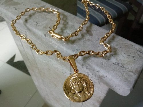 Corrente Cartier + Pingente De Moeda C/ Banho Ouro Dellicato