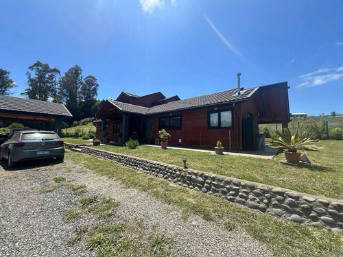 Gran Casa En Sector Las Mariposas, Temuco. (103011)
