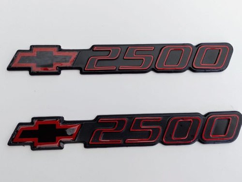 Par Emblemas Laterales Chevrolet Cheyenne 2500 Sport 99-07