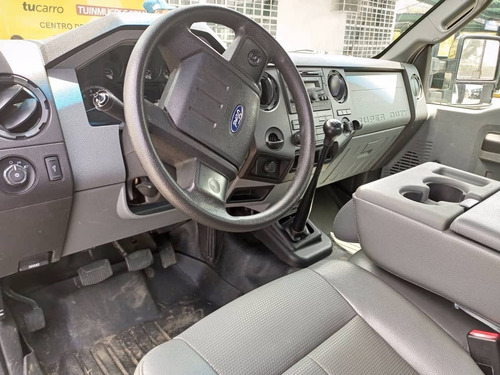 Imagen 10 de 16 de Ford F-350 Plataforma