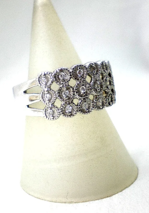 Anillo De Plata 925 Y Zafiros Blancos Art002