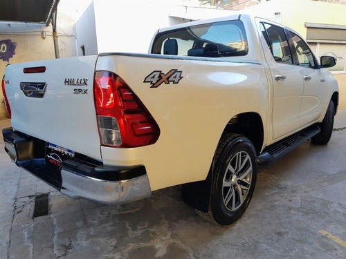 Toyota Hilux 2.8 Cd Srx 177cv 4x4 At 2017